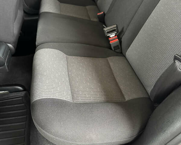 Серый Фольксваген Гольф, объемом двигателя 1.6 л и пробегом 170 тыс. км за 5200 $, фото 15 на Automoto.ua