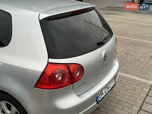 Сірий Фольксваген Гольф, об'ємом двигуна 1.6 л та пробігом 210 тис. км за 4150 $, фото 10 на Automoto.ua
