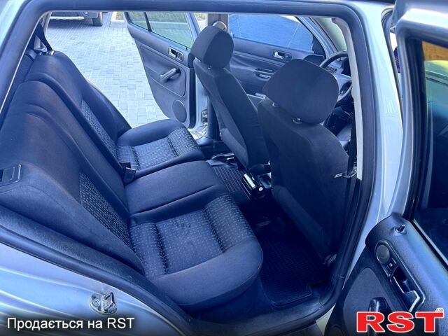 Серый Фольксваген Гольф, объемом двигателя 1.4 л и пробегом 200 тыс. км за 3800 $, фото 10 на Automoto.ua