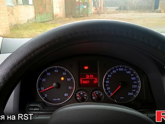 Серый Фольксваген Гольф, объемом двигателя 1.6 л и пробегом 310 тыс. км за 4700 $, фото 3 на Automoto.ua