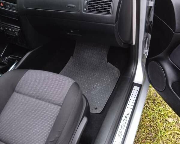 Сірий Фольксваген Гольф, об'ємом двигуна 1.6 л та пробігом 194 тис. км за 4999 $, фото 52 на Automoto.ua