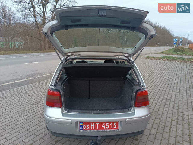 Серый Фольксваген Гольф, объемом двигателя 1.6 л и пробегом 226 тыс. км за 5250 $, фото 62 на Automoto.ua