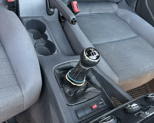 Сірий Фольксваген Гольф, об'ємом двигуна 1.39 л та пробігом 287 тис. км за 4800 $, фото 37 на Automoto.ua