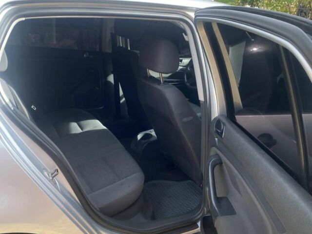 Серый Фольксваген Гольф, объемом двигателя 1.6 л и пробегом 280 тыс. км за 4300 $, фото 6 на Automoto.ua