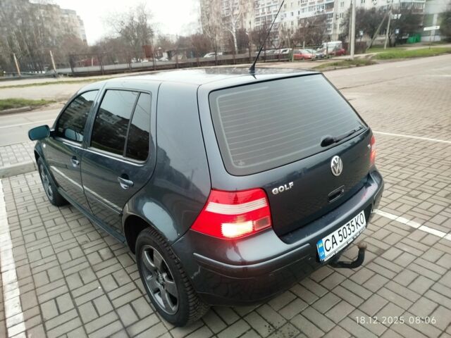 Серый Фольксваген Гольф, объемом двигателя 1.6 л и пробегом 204 тыс. км за 4900 $, фото 2 на Automoto.ua