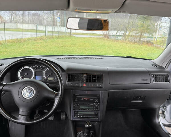 Серый Фольксваген Гольф, объемом двигателя 1.6 л и пробегом 170 тыс. км за 5200 $, фото 11 на Automoto.ua