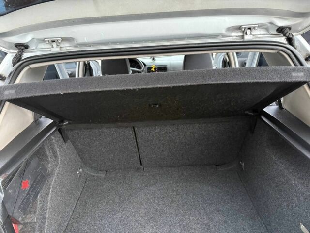 Фольксваген Гольф 2003 у Кривому Розі на Automoto.ua Сірий Фольксваген Гольф, об'ємом двигуна 1.4 л та пробігом 187 тис. км за 3500 $, фото 15 на Automoto.ua