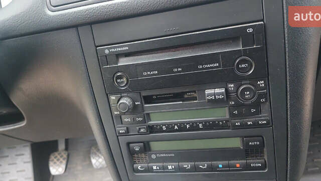 Серый Фольксваген Гольф, объемом двигателя 1.6 л и пробегом 154 тыс. км за 5500 $, фото 15 на Automoto.ua