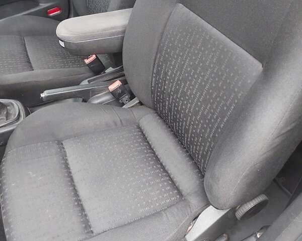 Сірий Фольксваген Гольф, об'ємом двигуна 1.6 л та пробігом 388 тис. км за 3650 $, фото 29 на Automoto.ua