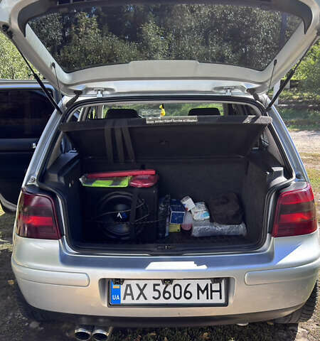 Серый Фольксваген Гольф, объемом двигателя 1.6 л и пробегом 243 тыс. км за 5400 $, фото 1 на Automoto.ua