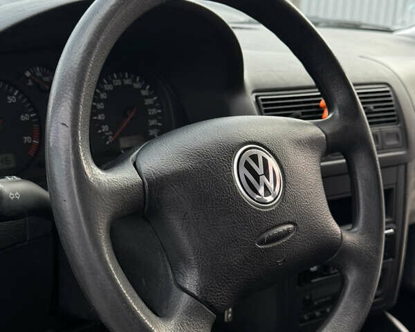 Серый Фольксваген Гольф, объемом двигателя 1.6 л и пробегом 178 тыс. км за 4999 $, фото 32 на Automoto.ua