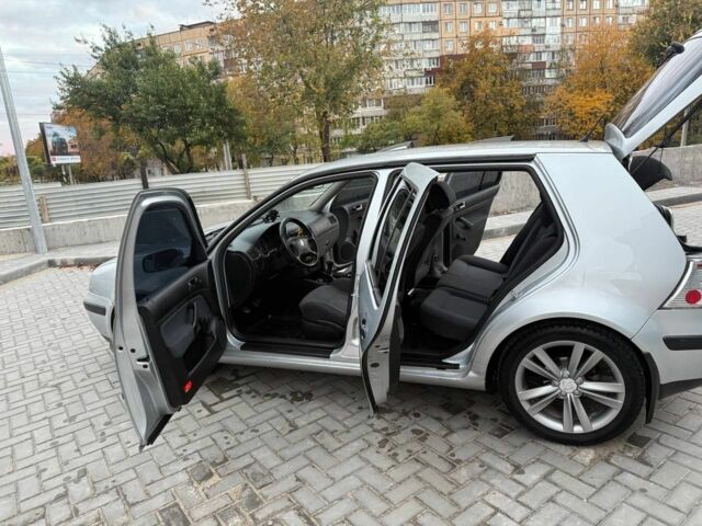 Фольксваген Гольф 2003 у Кривому Розі на Automoto.ua Сірий Фольксваген Гольф, об'ємом двигуна 1.4 л та пробігом 187 тис. км за 3500 $, фото 12 на Automoto.ua
