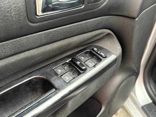 Серый Фольксваген Гольф, объемом двигателя 1.6 л и пробегом 198 тыс. км за 4990 $, фото 16 на Automoto.ua