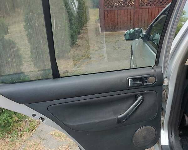 Сірий Фольксваген Гольф, об'ємом двигуна 1.6 л та пробігом 388 тис. км за 3650 $, фото 37 на Automoto.ua