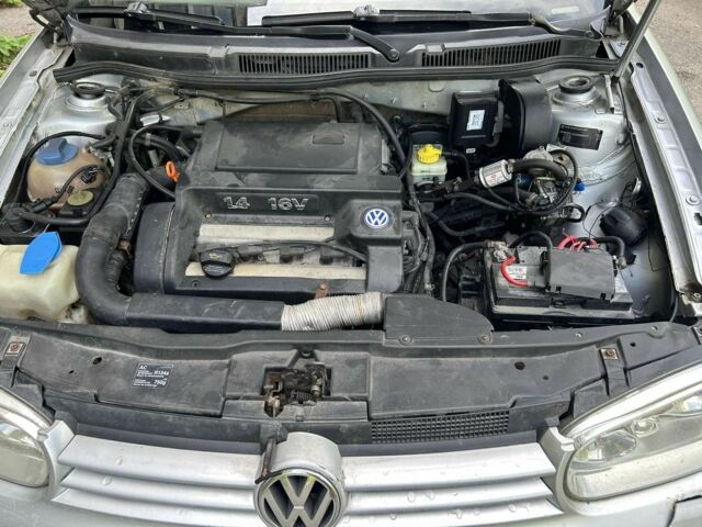 Серый Фольксваген Гольф, объемом двигателя 1.4 л и пробегом 400 тыс. км за 3750 $, фото 12 на Automoto.ua