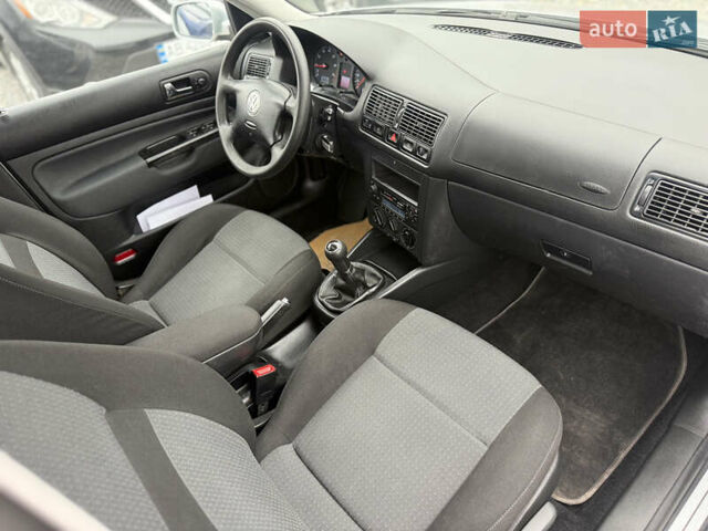 Серый Фольксваген Гольф, объемом двигателя 1.6 л и пробегом 198 тыс. км за 5499 $, фото 34 на Automoto.ua