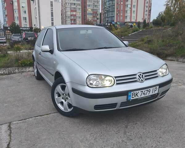 Серый Фольксваген Гольф, объемом двигателя 1.6 л и пробегом 143 тыс. км за 4450 $, фото 1 на Automoto.ua