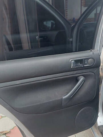 Серый Фольксваген Гольф, объемом двигателя 1.6 л и пробегом 154 тыс. км за 5500 $, фото 10 на Automoto.ua