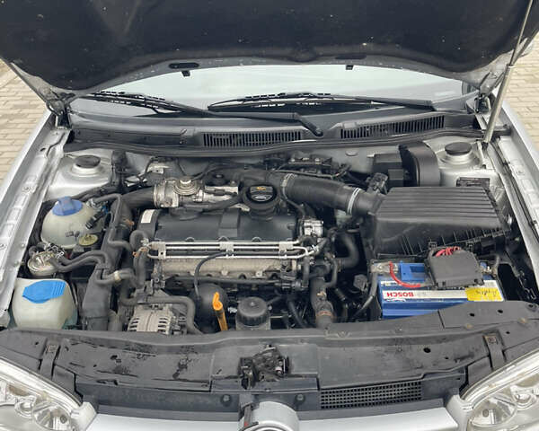 Серый Фольксваген Гольф, объемом двигателя 1.9 л и пробегом 258 тыс. км за 4400 $, фото 15 на Automoto.ua