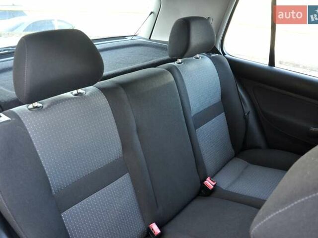 Серый Фольксваген Гольф, объемом двигателя 1.6 л и пробегом 146 тыс. км за 5700 $, фото 23 на Automoto.ua