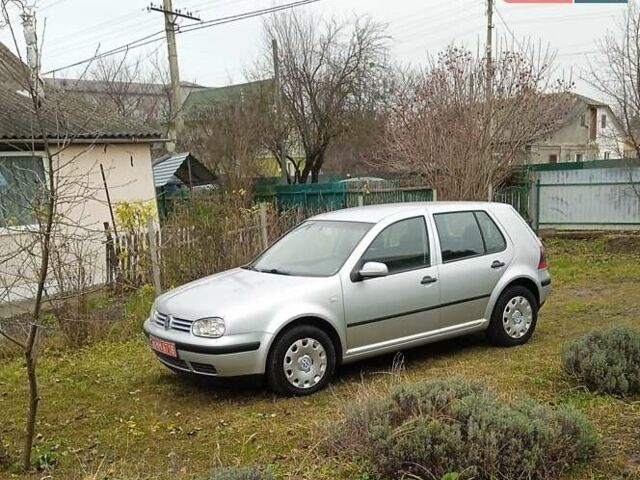 Сірий Фольксваген Гольф, об'ємом двигуна 1.6 л та пробігом 194 тис. км за 4999 $, фото 1 на Automoto.ua