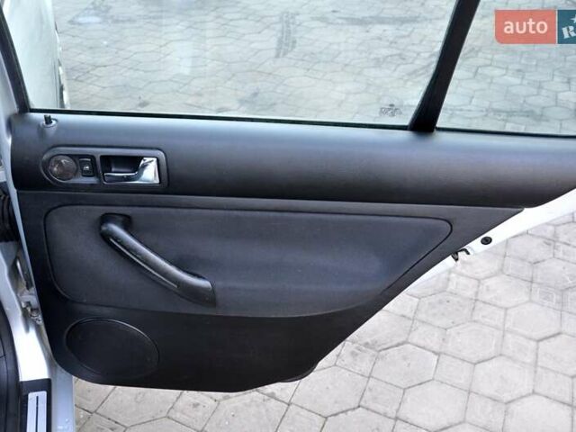 Серый Фольксваген Гольф, объемом двигателя 1.6 л и пробегом 146 тыс. км за 5700 $, фото 21 на Automoto.ua