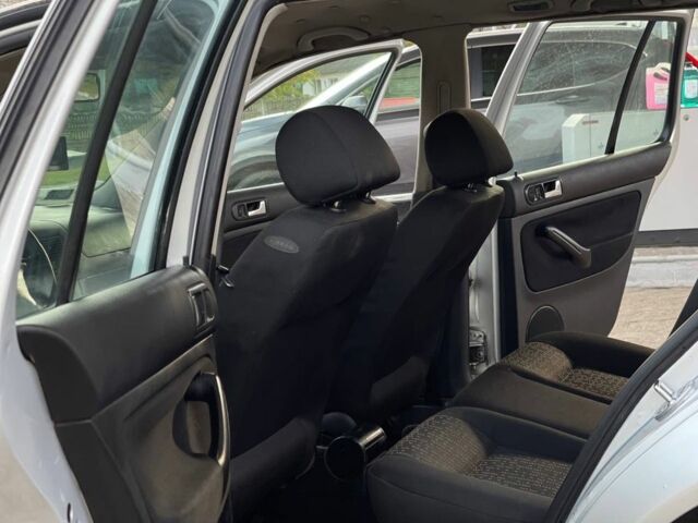 Серый Фольксваген Гольф, объемом двигателя 1.9 л и пробегом 337 тыс. км за 1750 $, фото 11 на Automoto.ua