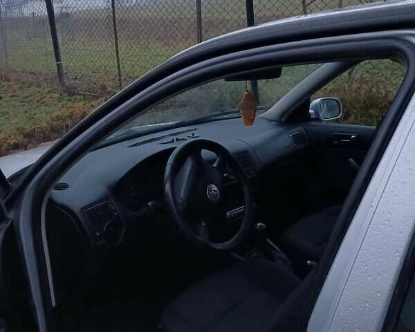 Серый Фольксваген Гольф, объемом двигателя 1.6 л и пробегом 111 тыс. км за 3800 $, фото 7 на Automoto.ua