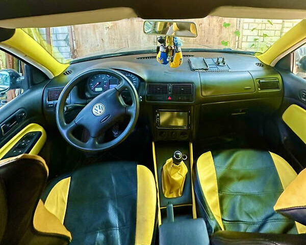 Серый Фольксваген Гольф, объемом двигателя 1.6 л и пробегом 280 тыс. км за 5300 $, фото 4 на Automoto.ua