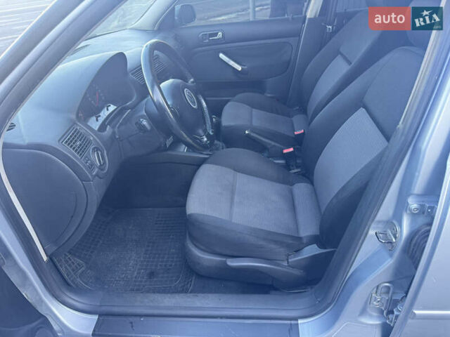 Серый Фольксваген Гольф, объемом двигателя 1.6 л и пробегом 188 тыс. км за 4600 $, фото 14 на Automoto.ua