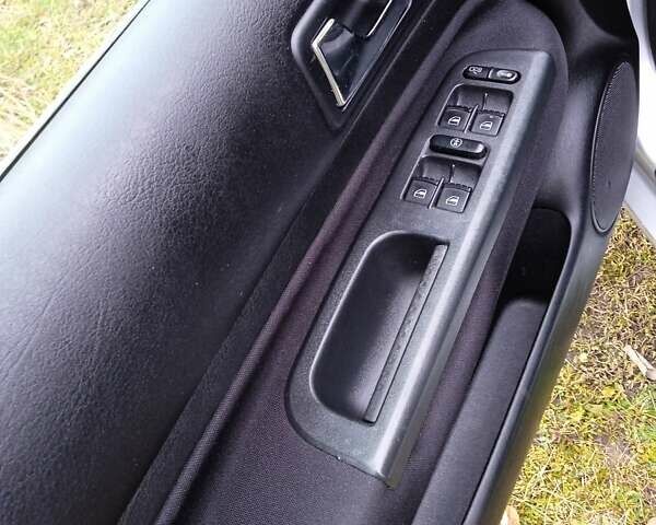 Сірий Фольксваген Гольф, об'ємом двигуна 1.6 л та пробігом 194 тис. км за 4999 $, фото 58 на Automoto.ua