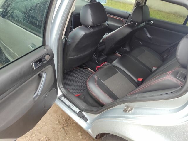 Серый Фольксваген Гольф, объемом двигателя 1.6 л и пробегом 258 тыс. км за 4500 $, фото 5 на Automoto.ua