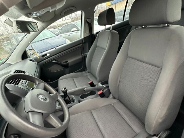 Серый Фольксваген Гольф, объемом двигателя 1.4 л и пробегом 276 тыс. км за 5700 $, фото 11 на Automoto.ua