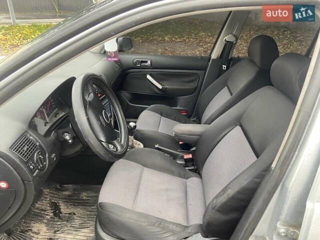 Серый Фольксваген Гольф, объемом двигателя 1.6 л и пробегом 300 тыс. км за 3350 $, фото 11 на Automoto.ua