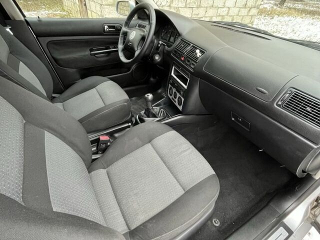 Сірий Фольксваген Гольф, об'ємом двигуна 1.9 л та пробігом 257 тис. км за 4450 $, фото 17 на Automoto.ua