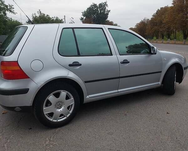 Сірий Фольксваген Гольф, об'ємом двигуна 1.6 л та пробігом 388 тис. км за 3650 $, фото 7 на Automoto.ua