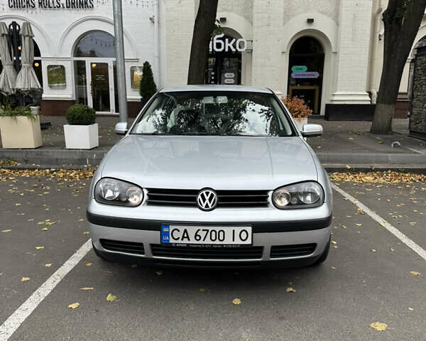 Серый Фольксваген Гольф, объемом двигателя 1.6 л и пробегом 391 тыс. км за 4500 $, фото 2 на Automoto.ua