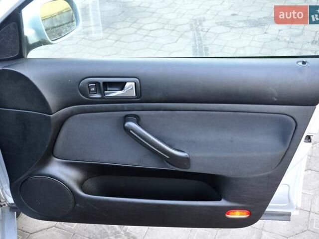 Серый Фольксваген Гольф, объемом двигателя 1.6 л и пробегом 146 тыс. км за 5700 $, фото 25 на Automoto.ua