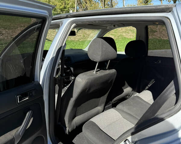 Сірий Фольксваген Гольф, об'ємом двигуна 1.6 л та пробігом 210 тис. км за 4400 $, фото 11 на Automoto.ua