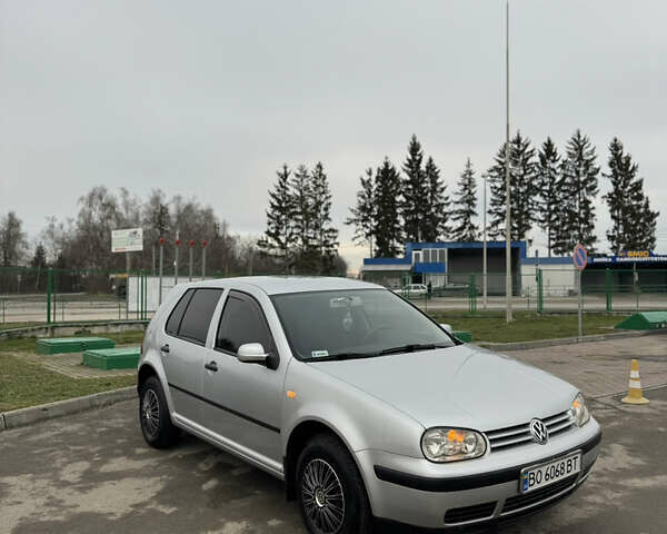 Серый Фольксваген Гольф, объемом двигателя 1.6 л и пробегом 280 тыс. км за 3799 $, фото 1 на Automoto.ua