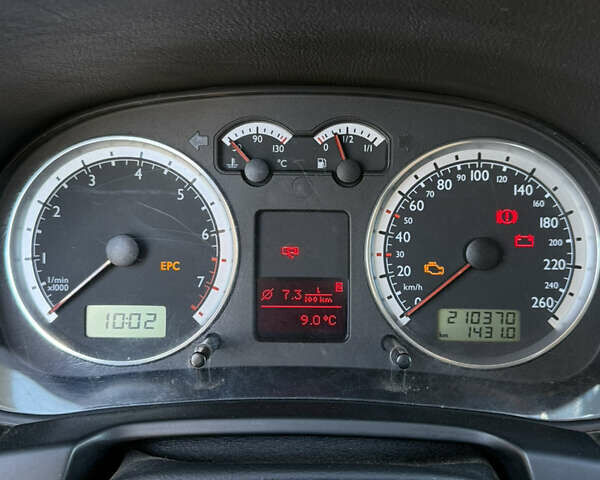 Сірий Фольксваген Гольф, об'ємом двигуна 1.6 л та пробігом 210 тис. км за 4400 $, фото 16 на Automoto.ua