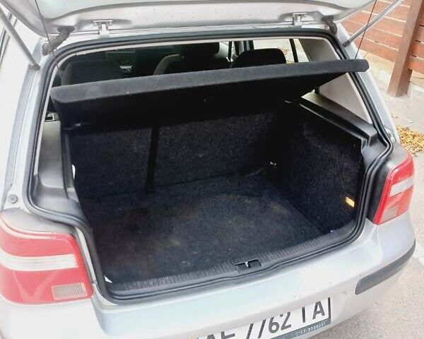 Сірий Фольксваген Гольф, об'ємом двигуна 1.6 л та пробігом 220 тис. км за 3600 $, фото 5 на Automoto.ua