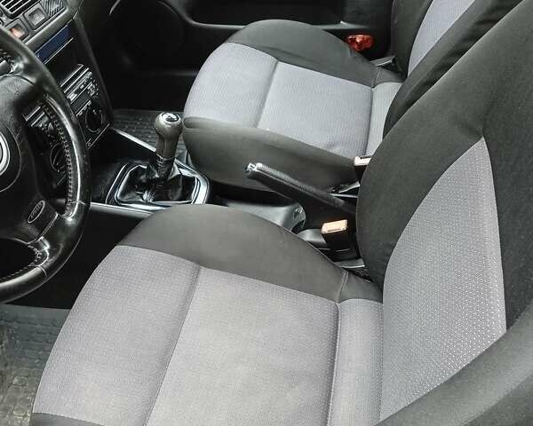 Сірий Фольксваген Гольф, об'ємом двигуна 1.6 л та пробігом 194 тис. км за 4999 $, фото 56 на Automoto.ua