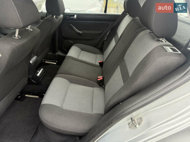 Серый Фольксваген Гольф, объемом двигателя 1.6 л и пробегом 198 тыс. км за 5499 $, фото 15 на Automoto.ua