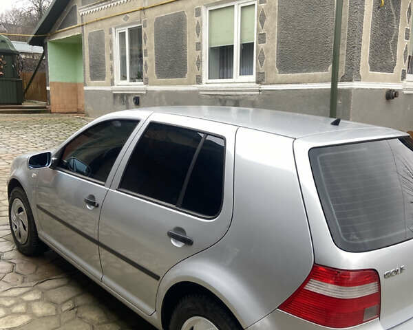 Серый Фольксваген Гольф, объемом двигателя 1.4 л и пробегом 215 тыс. км за 3950 $, фото 2 на Automoto.ua