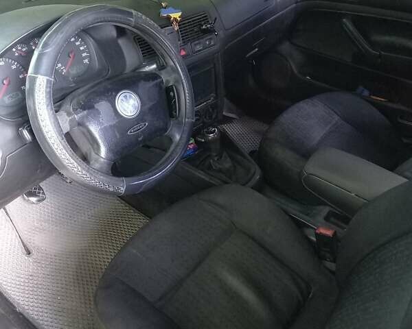 Серый Фольксваген Гольф, объемом двигателя 1.4 л и пробегом 200 тыс. км за 4200 $, фото 2 на Automoto.ua