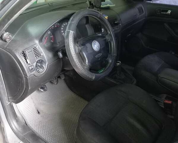 Серый Фольксваген Гольф, объемом двигателя 1.4 л и пробегом 200 тыс. км за 4200 $, фото 3 на Automoto.ua