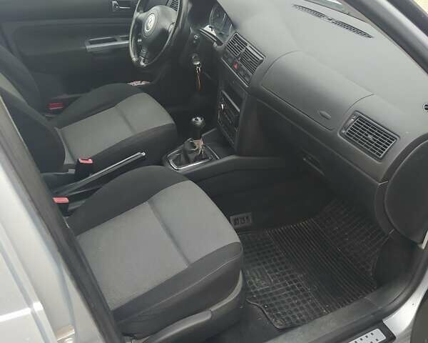 Серый Фольксваген Гольф, объемом двигателя 1.39 л и пробегом 220 тыс. км за 4300 $, фото 3 на Automoto.ua