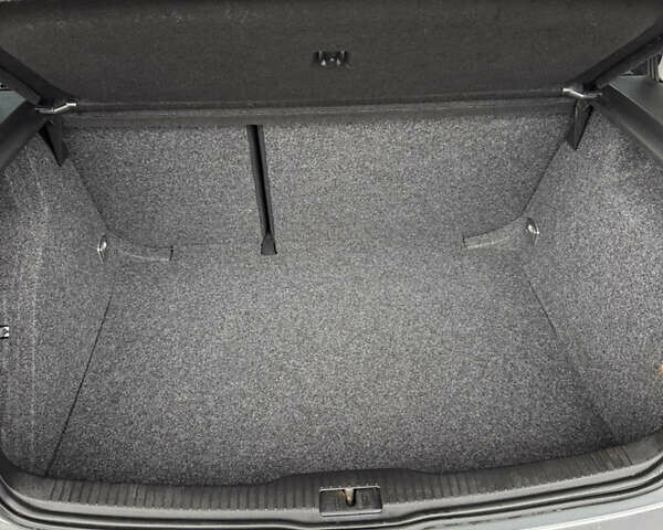 Серый Фольксваген Гольф, объемом двигателя 1.6 л и пробегом 170 тыс. км за 5200 $, фото 3 на Automoto.ua