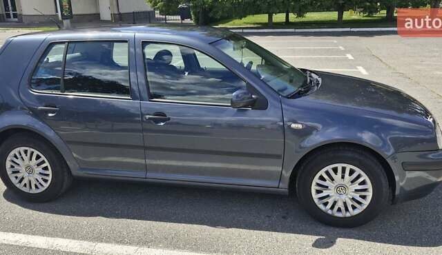 Серый Фольксваген Гольф, объемом двигателя 1.39 л и пробегом 234 тыс. км за 3950 $, фото 2 на Automoto.ua